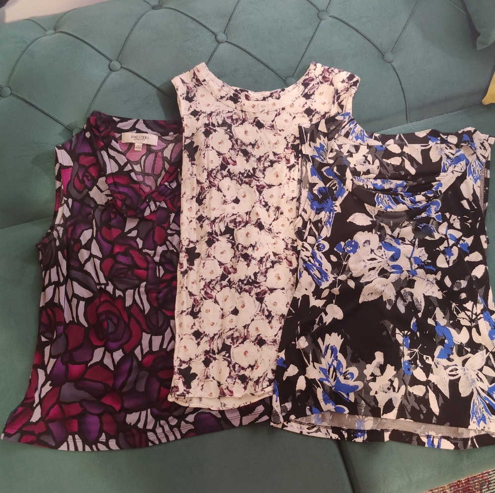 Set of 3 floral tops 💐
